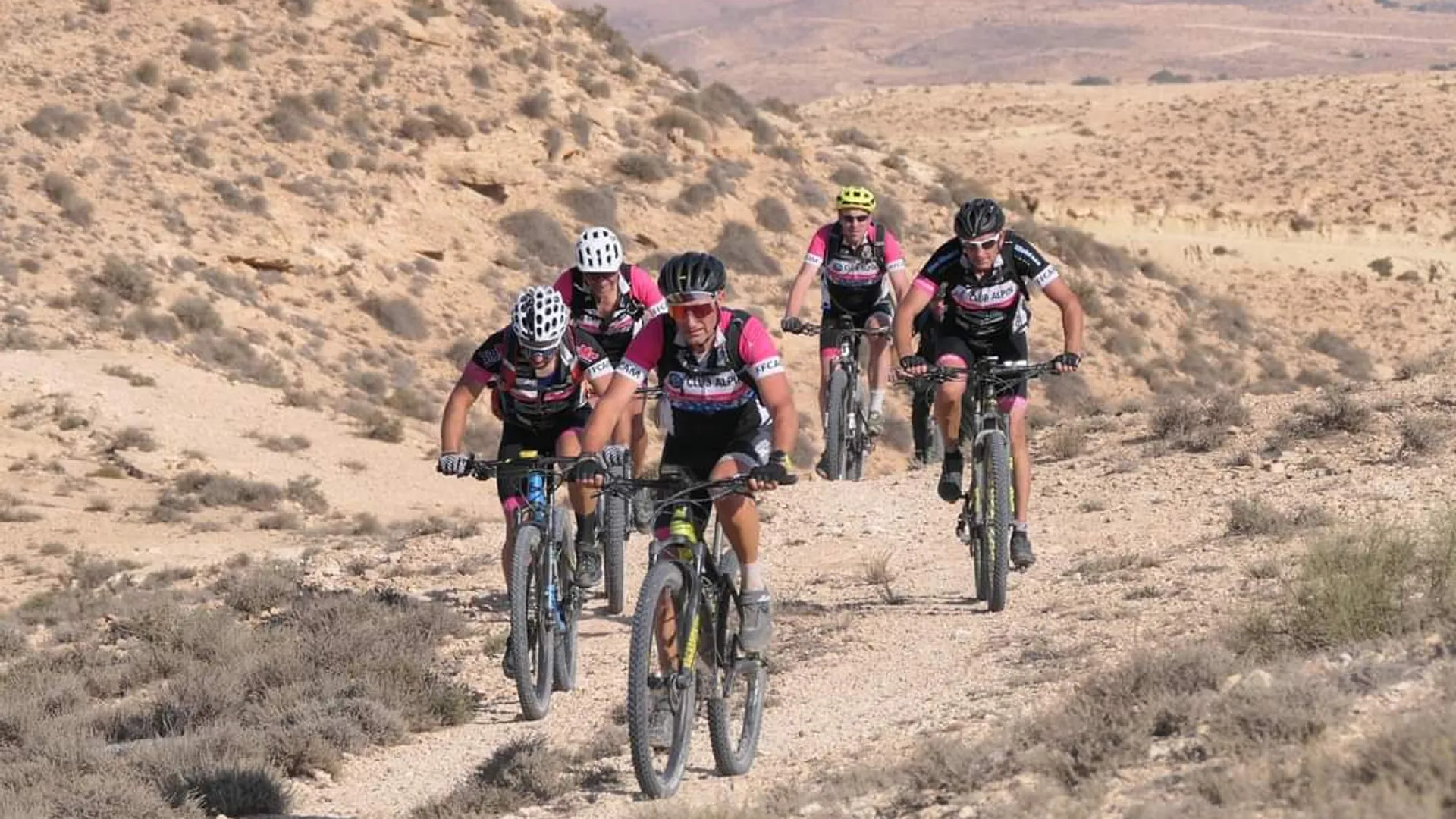 VTT dans le massif du Dahar, au départ de Djerba