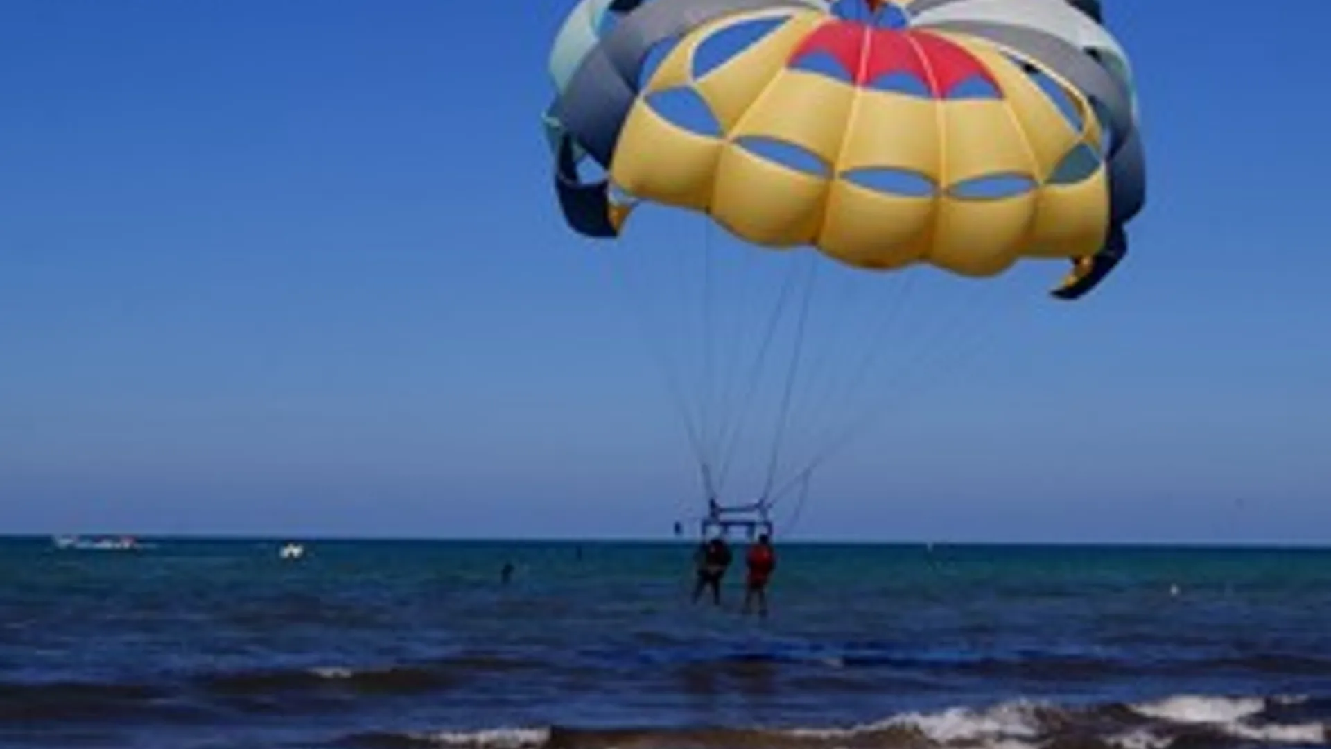 Parasailing in Djerba